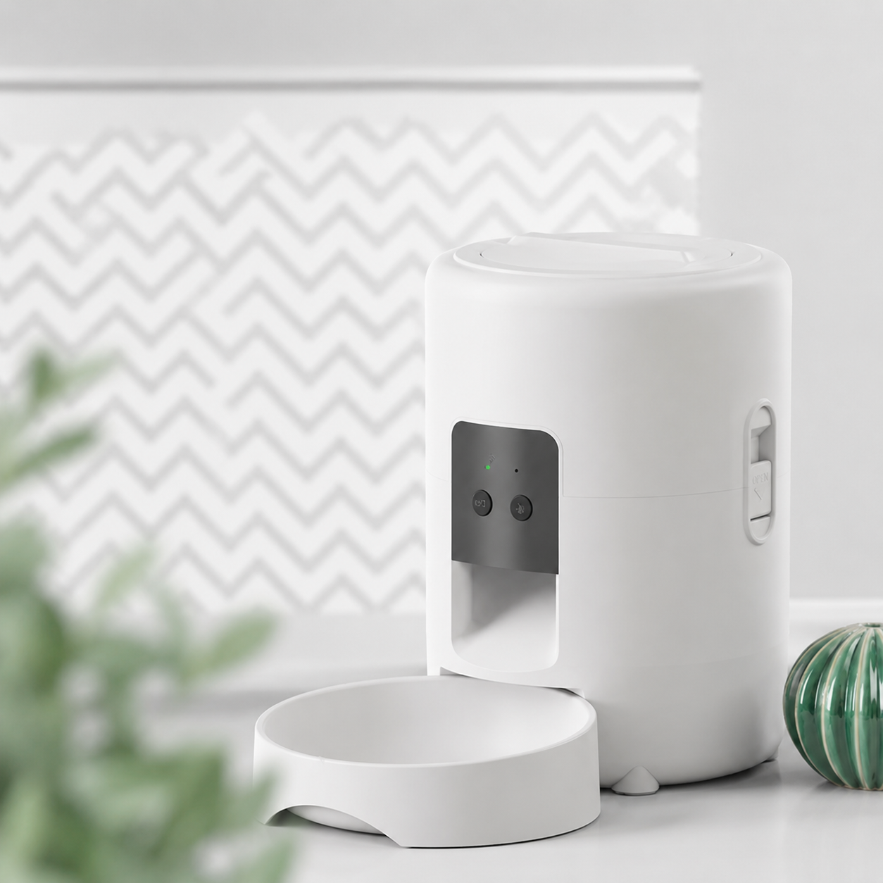 Smart WiFi Auto Pet Feeder – Stress Free Feeding Anywhere Anytime